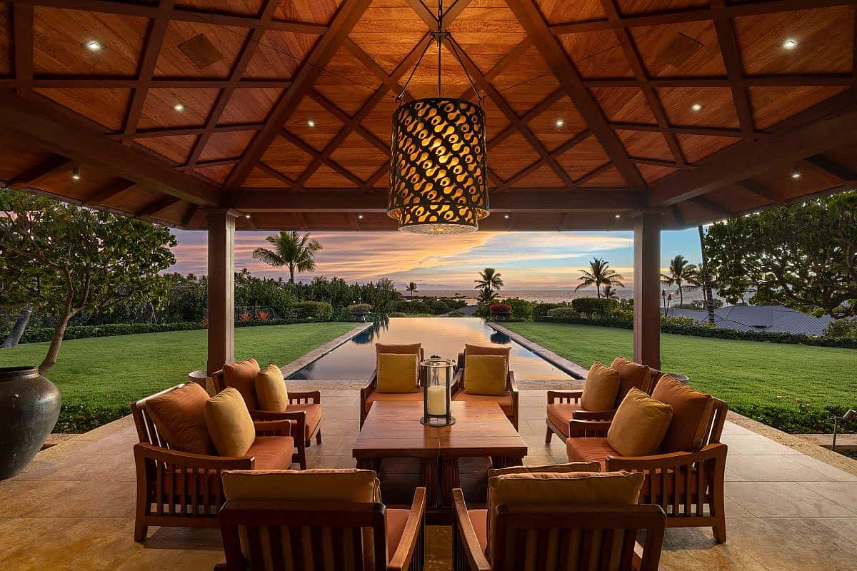 The wheels of the global real estate market keep turning, with big-time sales popping up every day. (Hawaii Life)