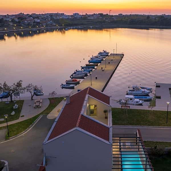 001-1026-06-Nin-Luxury-villa-in-the-first-row-to-the-sea-for-sale