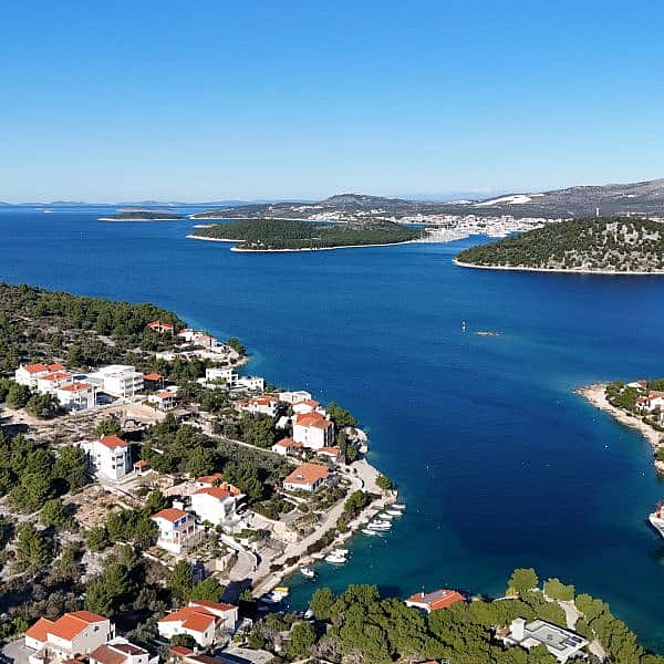 001-2035-200-rogoznica-building-plot-in-first-row-to-the-sea-for-sale
