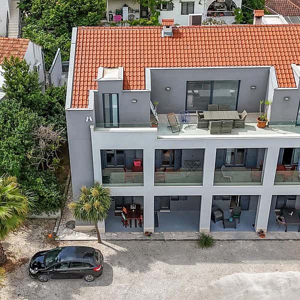 001-2041-85-Island-of-Brac-Apartment-house-in-the-second-row-to-the-sea-for-sale