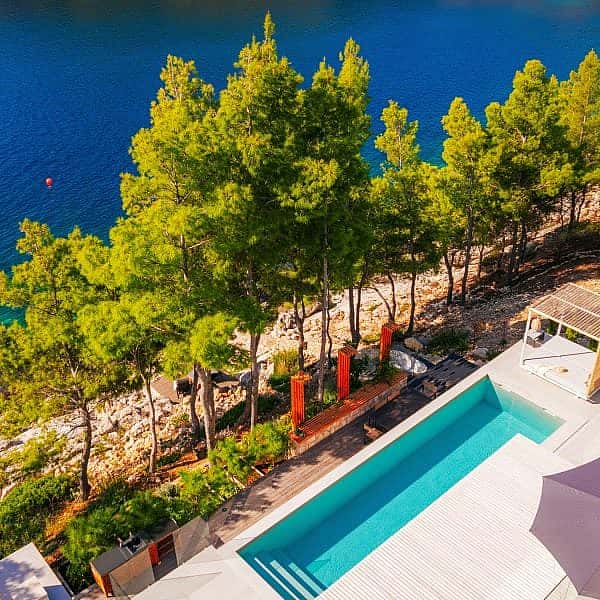 001-2044-33-Korcula-Luxury-villa-in-the-first-row-to-the-sea-for-sale
