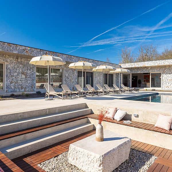 002-2048-19-Split-area-Luxury-villa-with-pool-and-tennis-court-for-sale