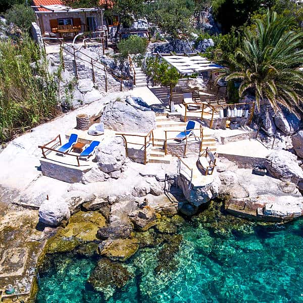 01-2013-175-Hvar-top-property-sea-front-for-sale