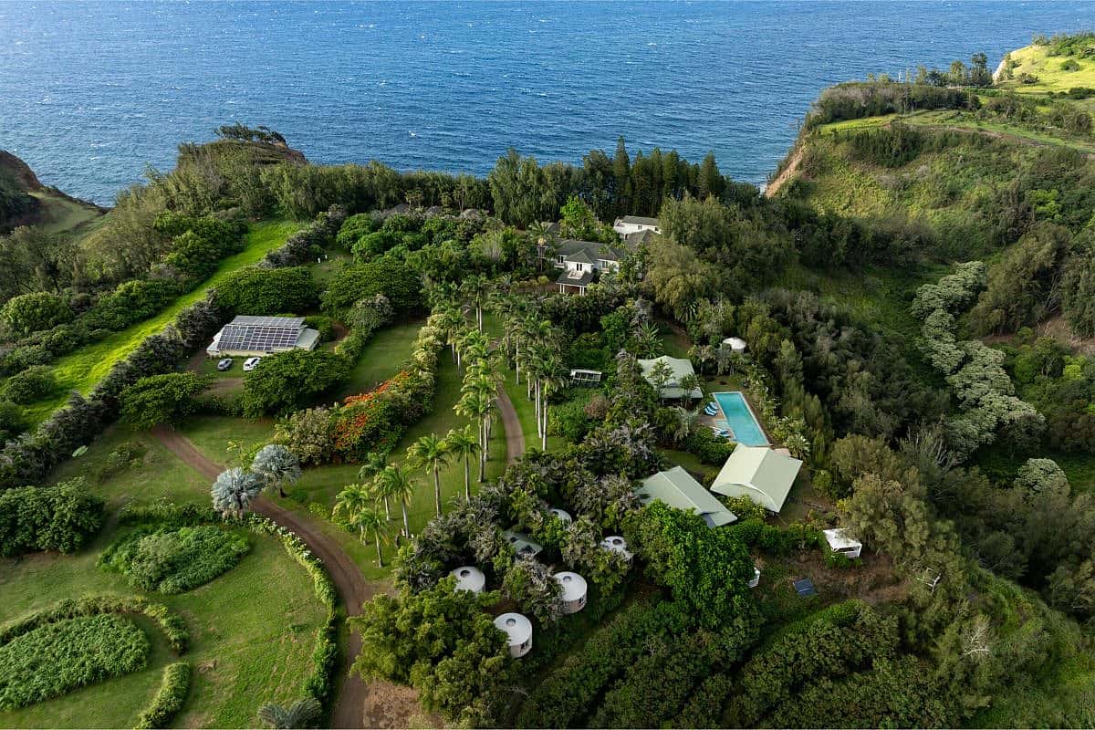 aerial photo of Hawaii Island retreat