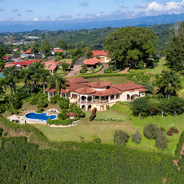 Copy of Carousel - 16x9 - Luxury Living Costa Rica (2)