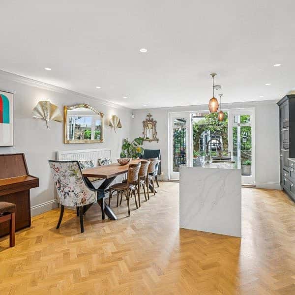 Reception/Kitchen