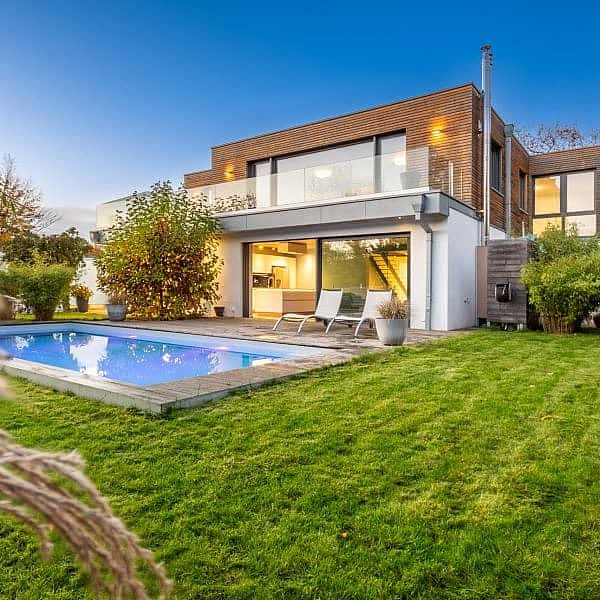 Lohbrügge-Exklusive-moderne-Villa-mit-Pool-137