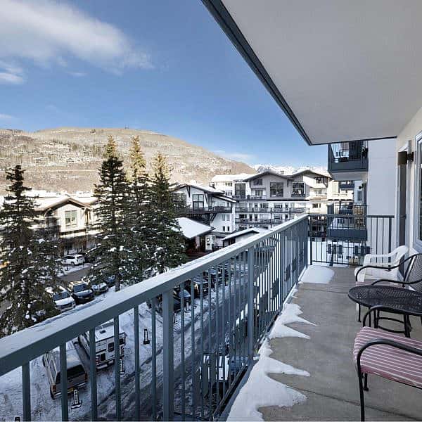 lodge_tower_394_exterior_deck_b