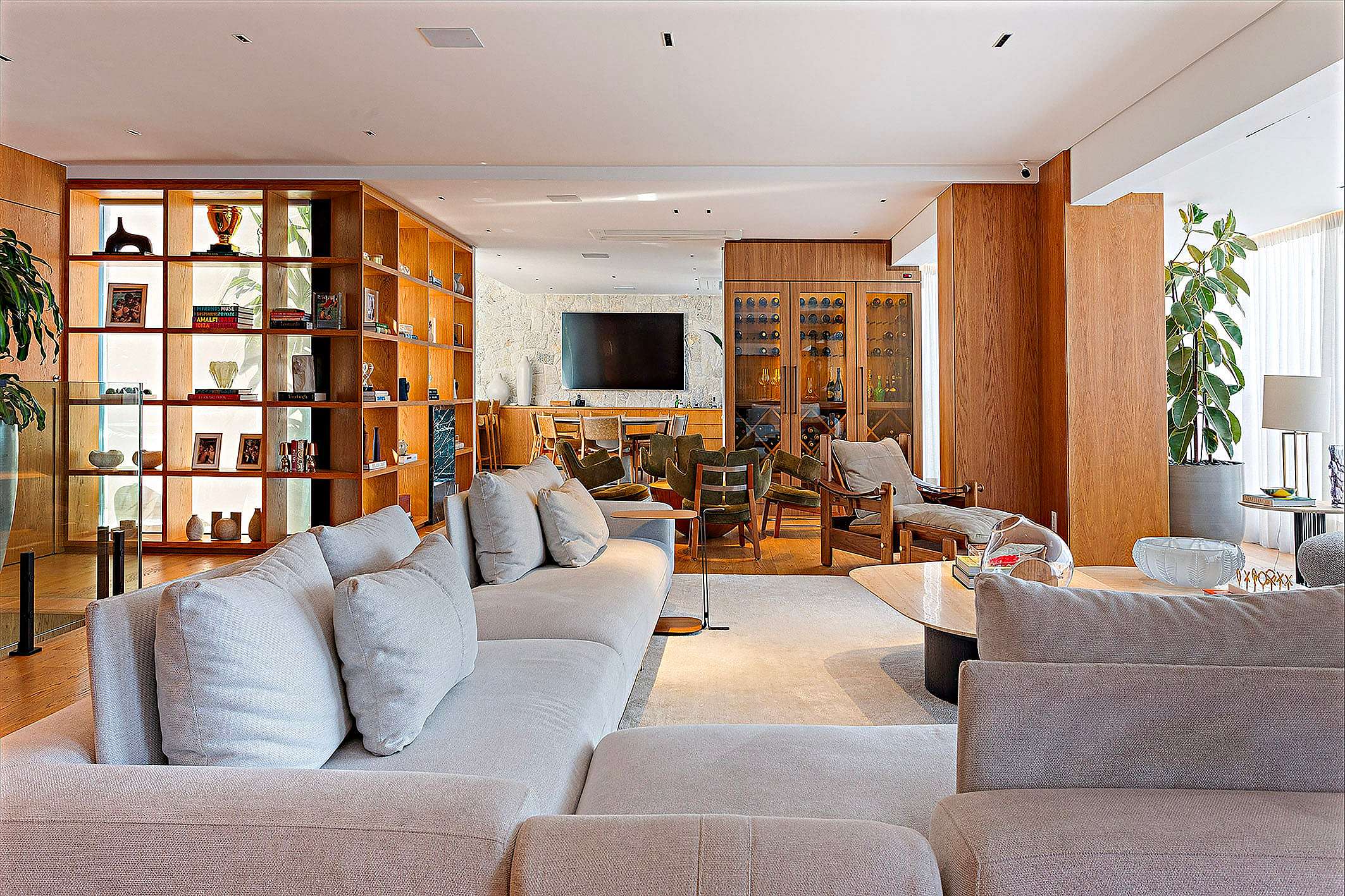 Modern Brazilian design with open city views: Luxury Home for Sale in ...