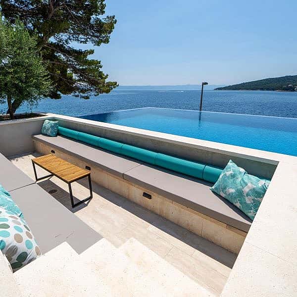 001-2013-68-Brac-villa-first-row-for-sale