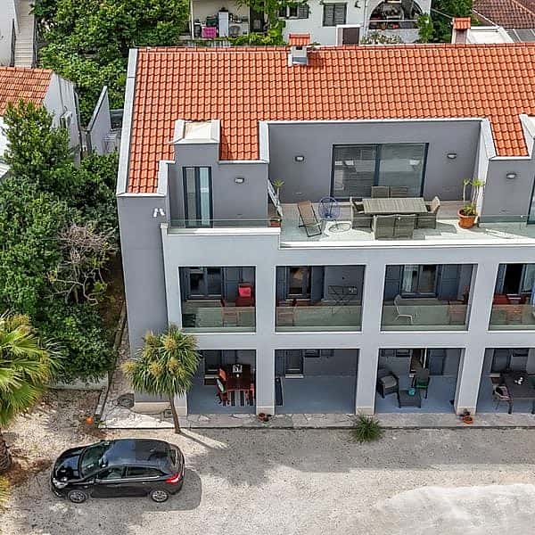 001-2041-85-Island-of-Brac-Apartment-house-in-the-second-row-to-the-sea-for-sale