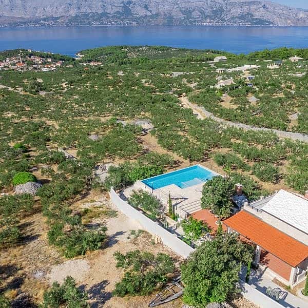 020-2046-18-Brac-Two-storey-house-with-pool-and-a-sea-view-for-sale