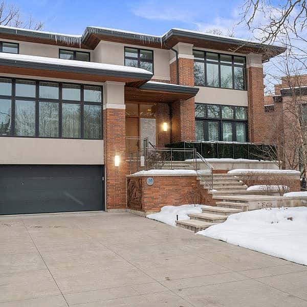 2 Timberlane Dr (82)