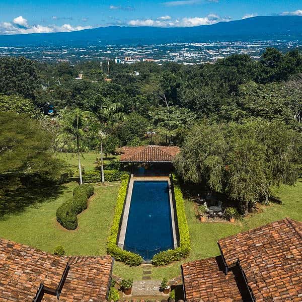 2. Villa Artesana in Santa Ana (2)