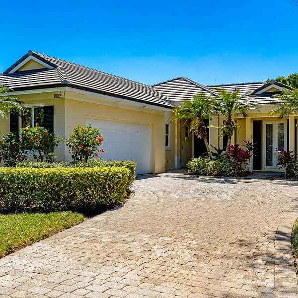 TrippHernandez_150LakeviewWay