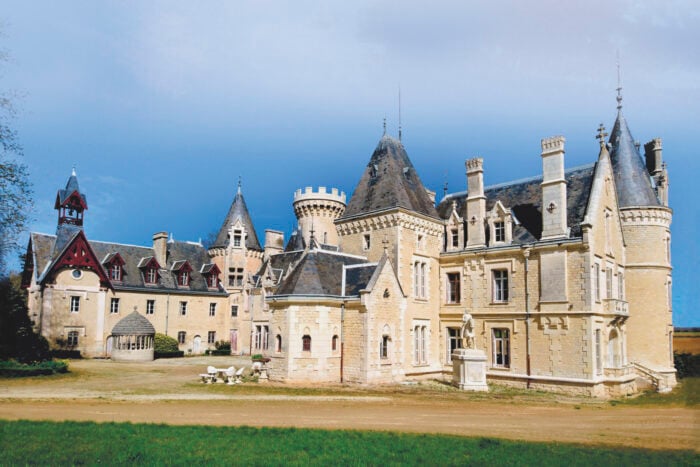 West of France – 19th century chateau set on 32 acres