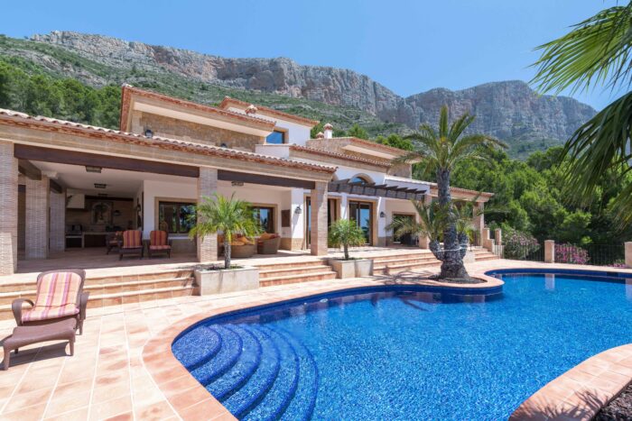 spectacular spanish villa