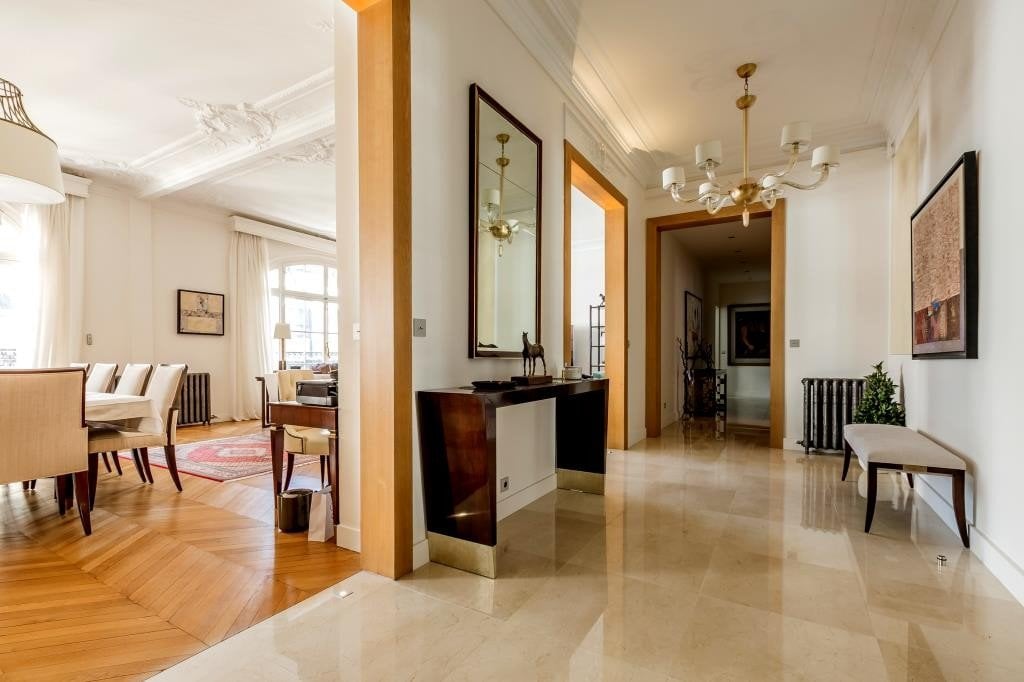 Luxurious Paris Apartment