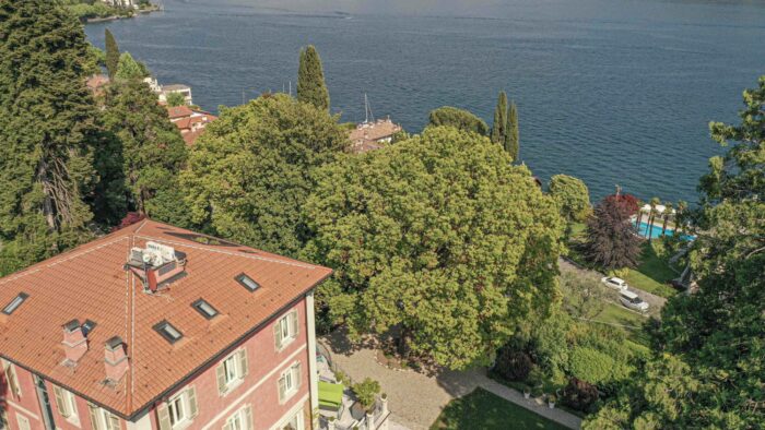 Aerial view of the home and its view over lake como
