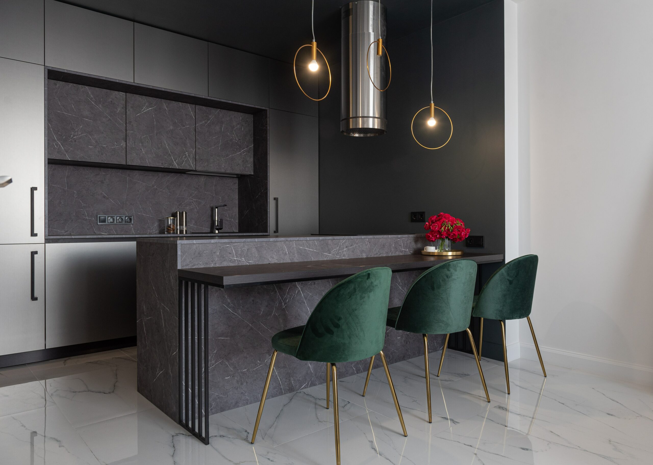 Dark Hued Gray Kitchen Design