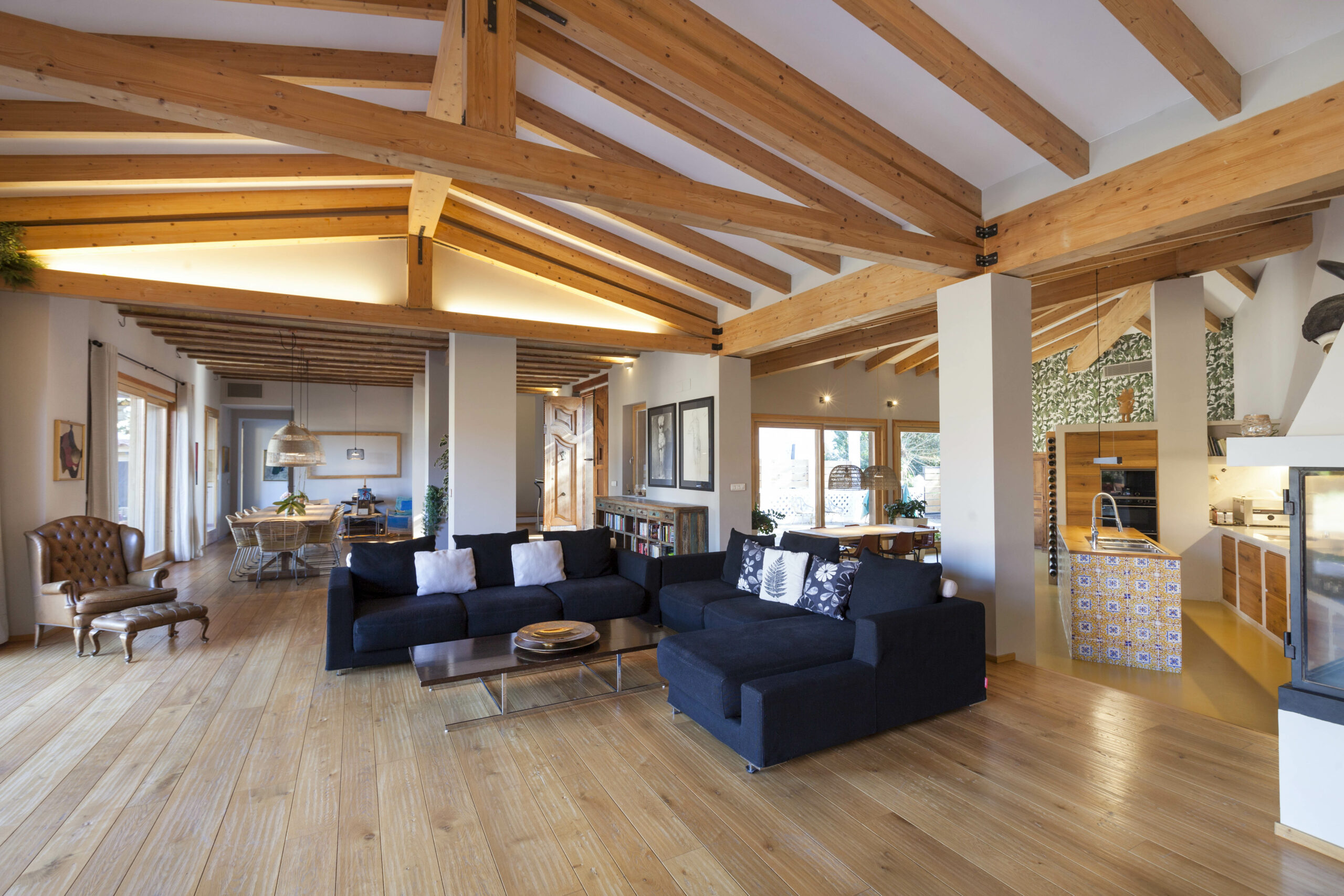 Wood beams in a Valencia estate's main room