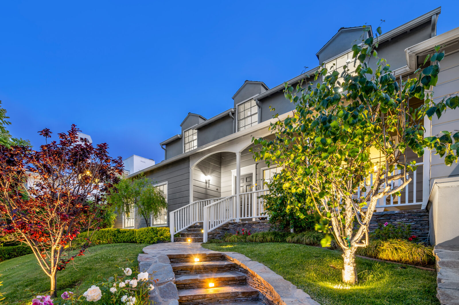Front Exterior Of A Traditional Style Home At 513 Hillgreen In Beverly Hills