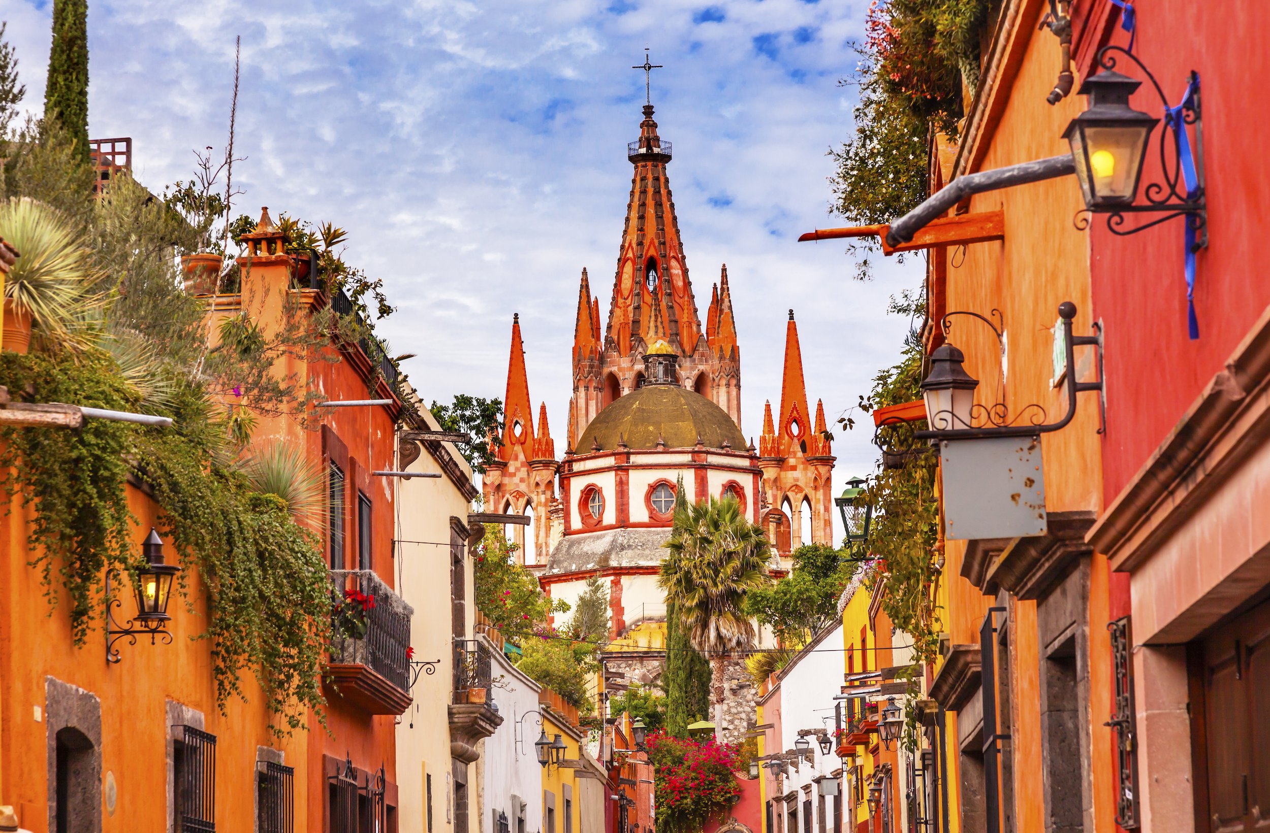 Aldama Street Parroquia Archangel church Dome Steeple San Miguel de Allende, Mexico. Parroaguia created in 1600s.