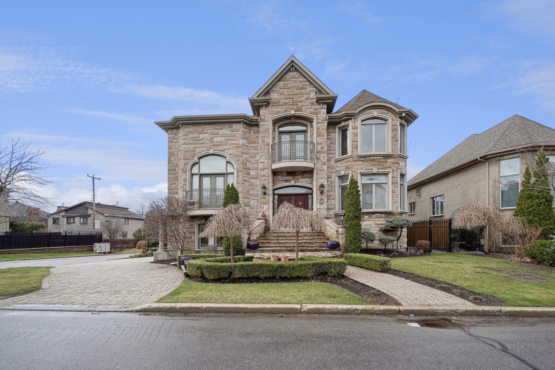 House in DollardDes Ormeaux, Quebec Luxury Home for Sale in Dollard