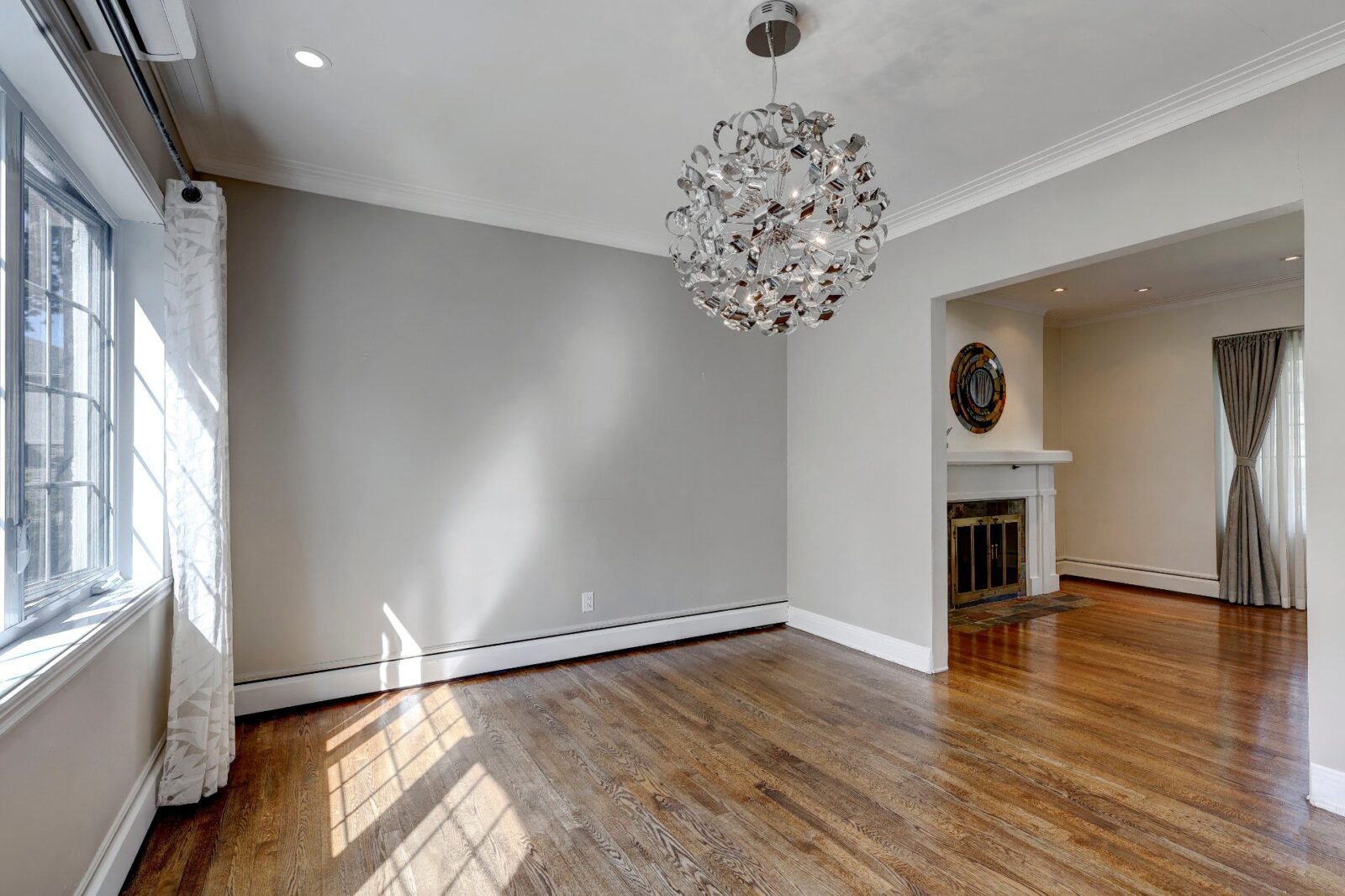 House in MontRoyal, Quebec Luxury Home for Sale in MontRoyal, Quebec