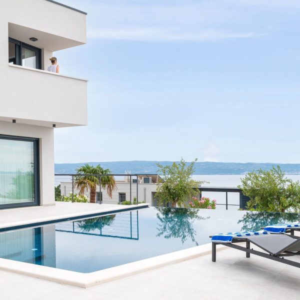001-001-2022-343-near-split-villa-with-pool-and-sea-view-for-sale