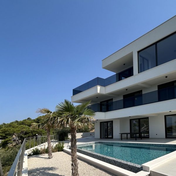 001-2038-85-makarska-villa-with-pool-and-sea-view-for-sale