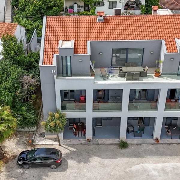 001-2041-85-Island-of-Brac-Apartment-house-in-the-second-row-to-the-sea-for-sale