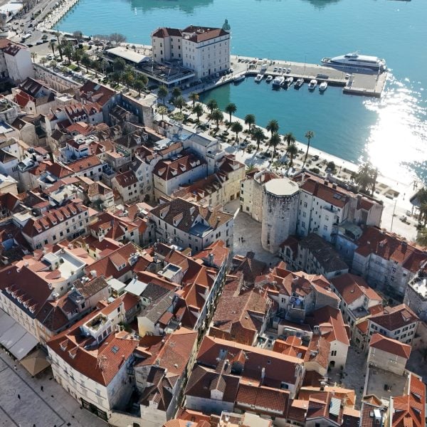001-2045-58-Split-apartment-in-old-city-core-for-sale