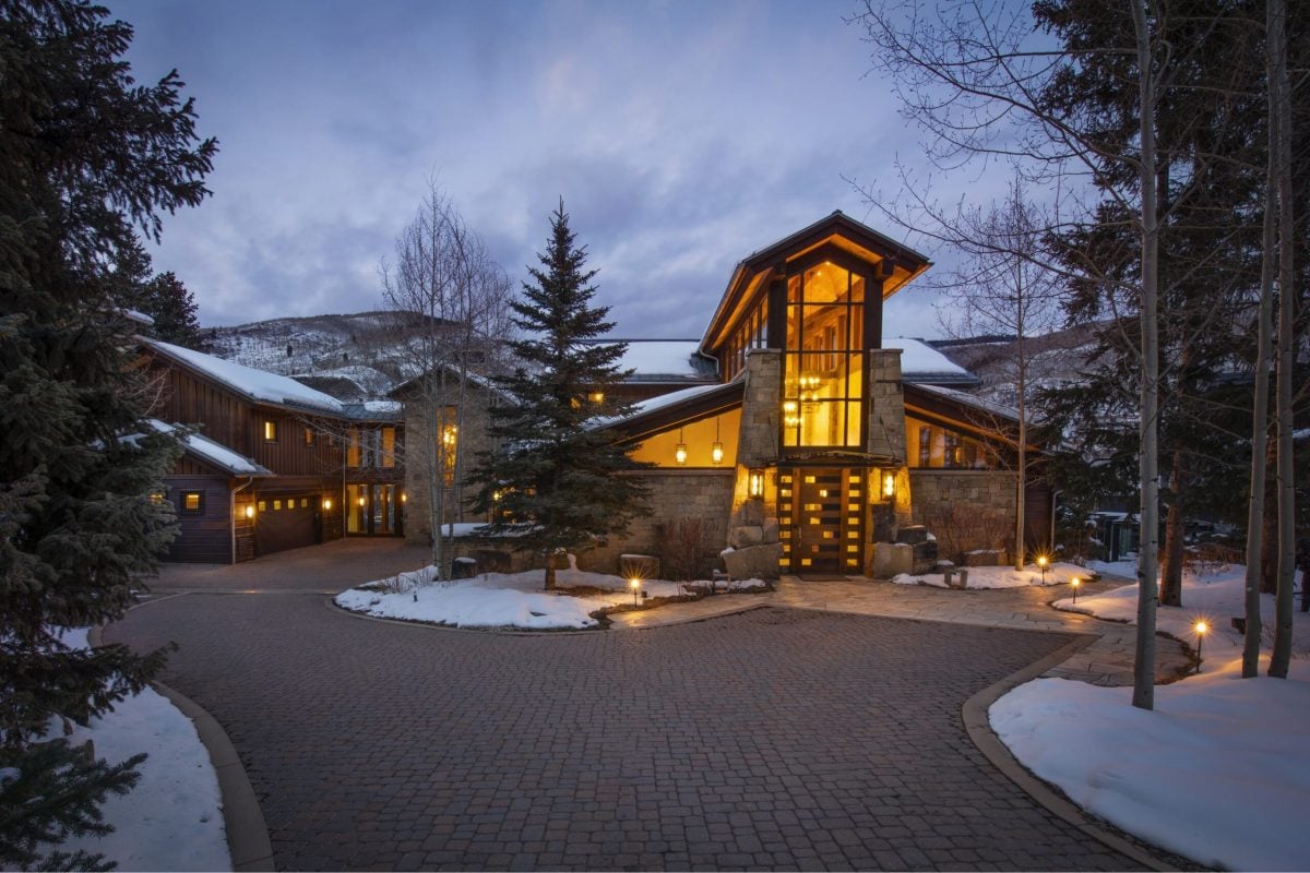 In 2010, the contemporary mountain home's design was deemed Mountain Living magazine's "Home of the Year."