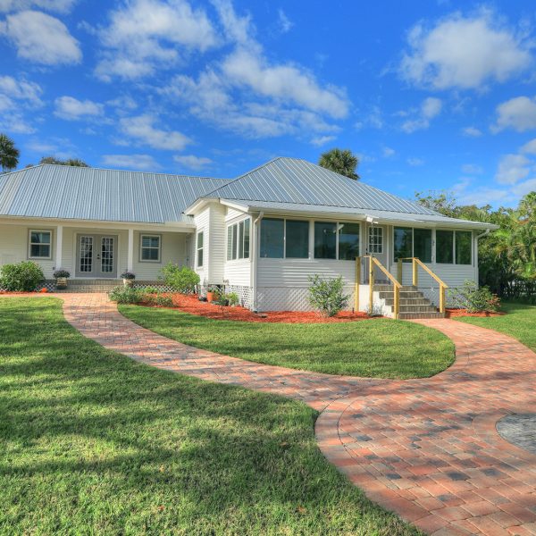 13805 N Indian River Drive - Front