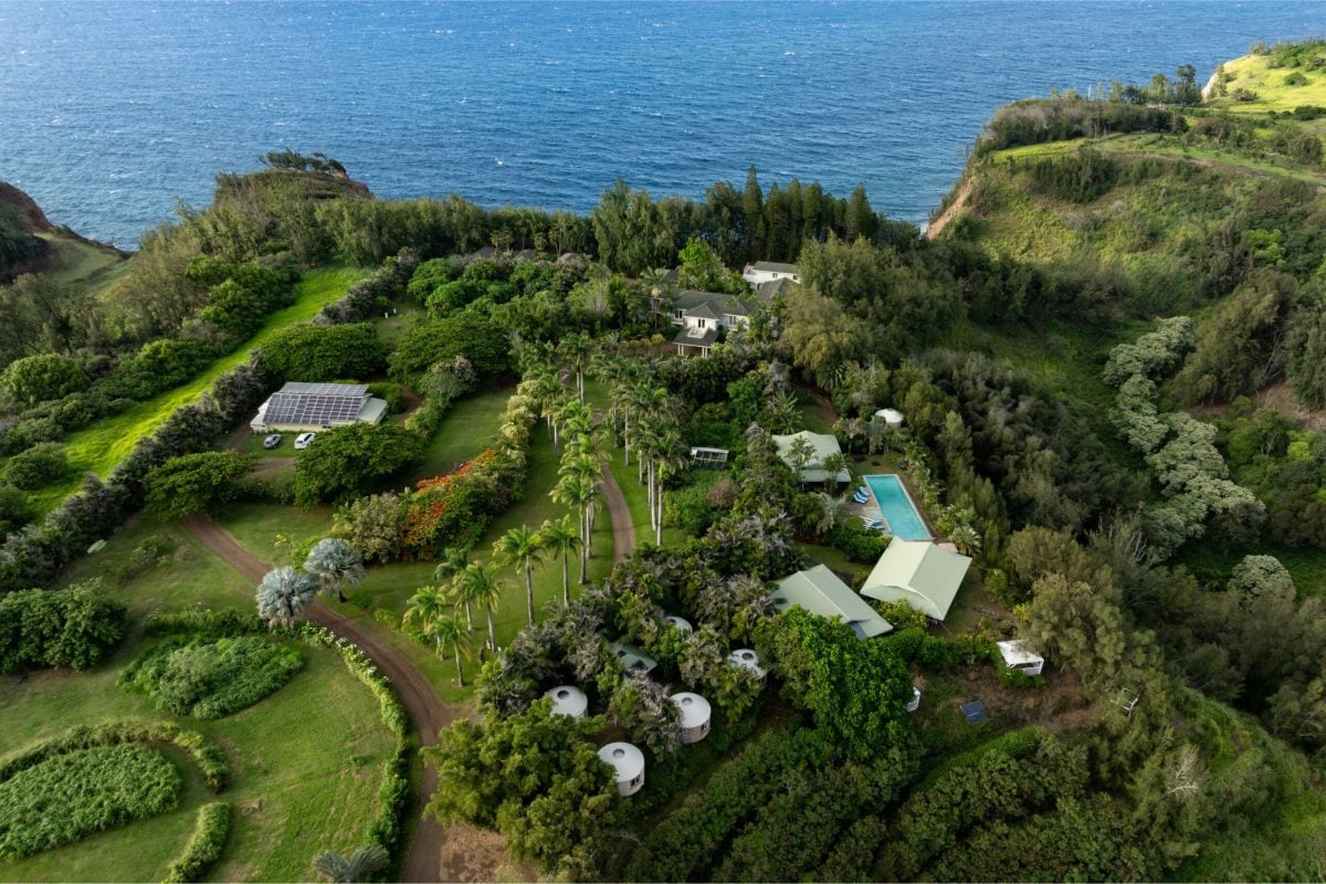 aerial photo of Hawaii Island retreat