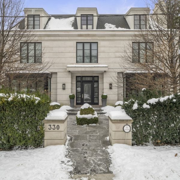2 Vesta Dr (94)