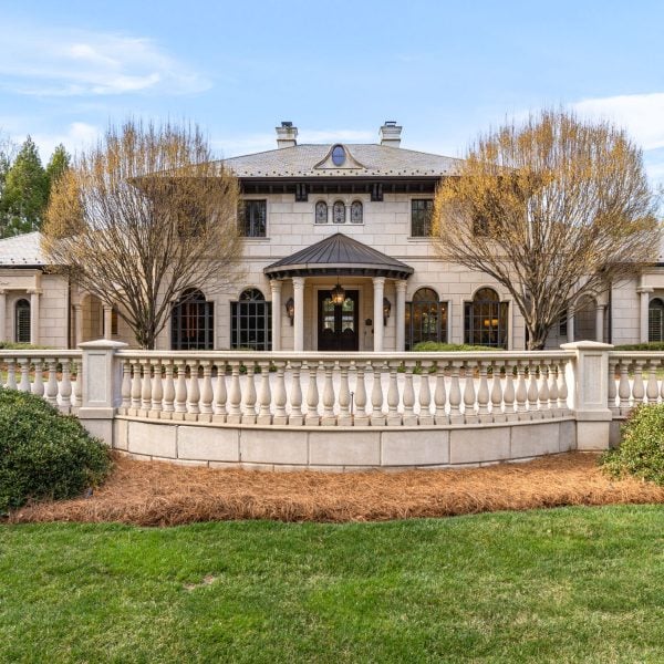 2-web-or-mls-2725 Windsor Rd-2