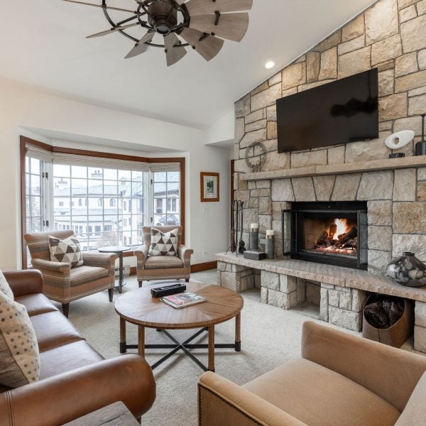 2505_charter_3460_interior_living_a