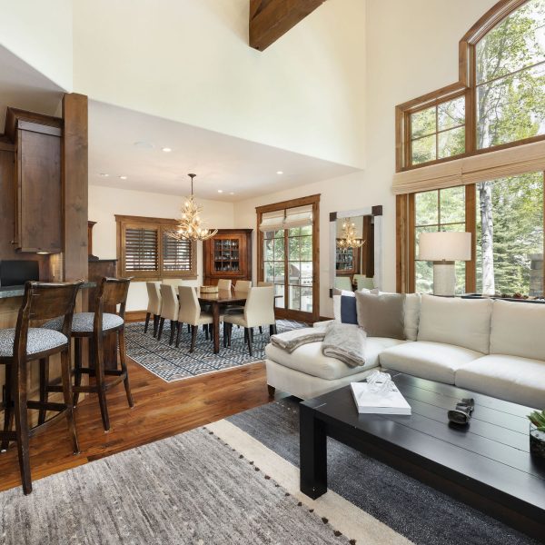 80_mountain_retreat_interior_living_b