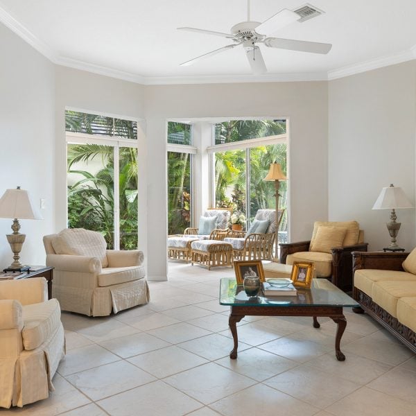 8738 Lakeside - Living Area