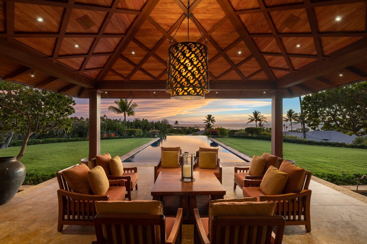 The wheels of the global real estate market keep turning, with big-time sales popping up every day. (Hawaii Life)