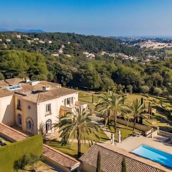 Despite its hillside French Riveria location, this 10-bedroom estate features a Florentine design.