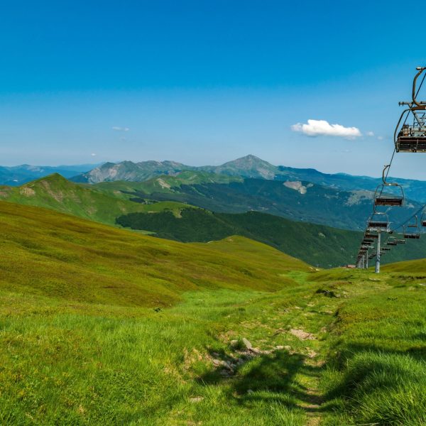 Does spring herald the end of ski real estate opportunities? Far from it. As the snow melts, a different kind of momentum takes hold. (Shutterstock)