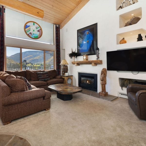 vantage_point_503_interior_living